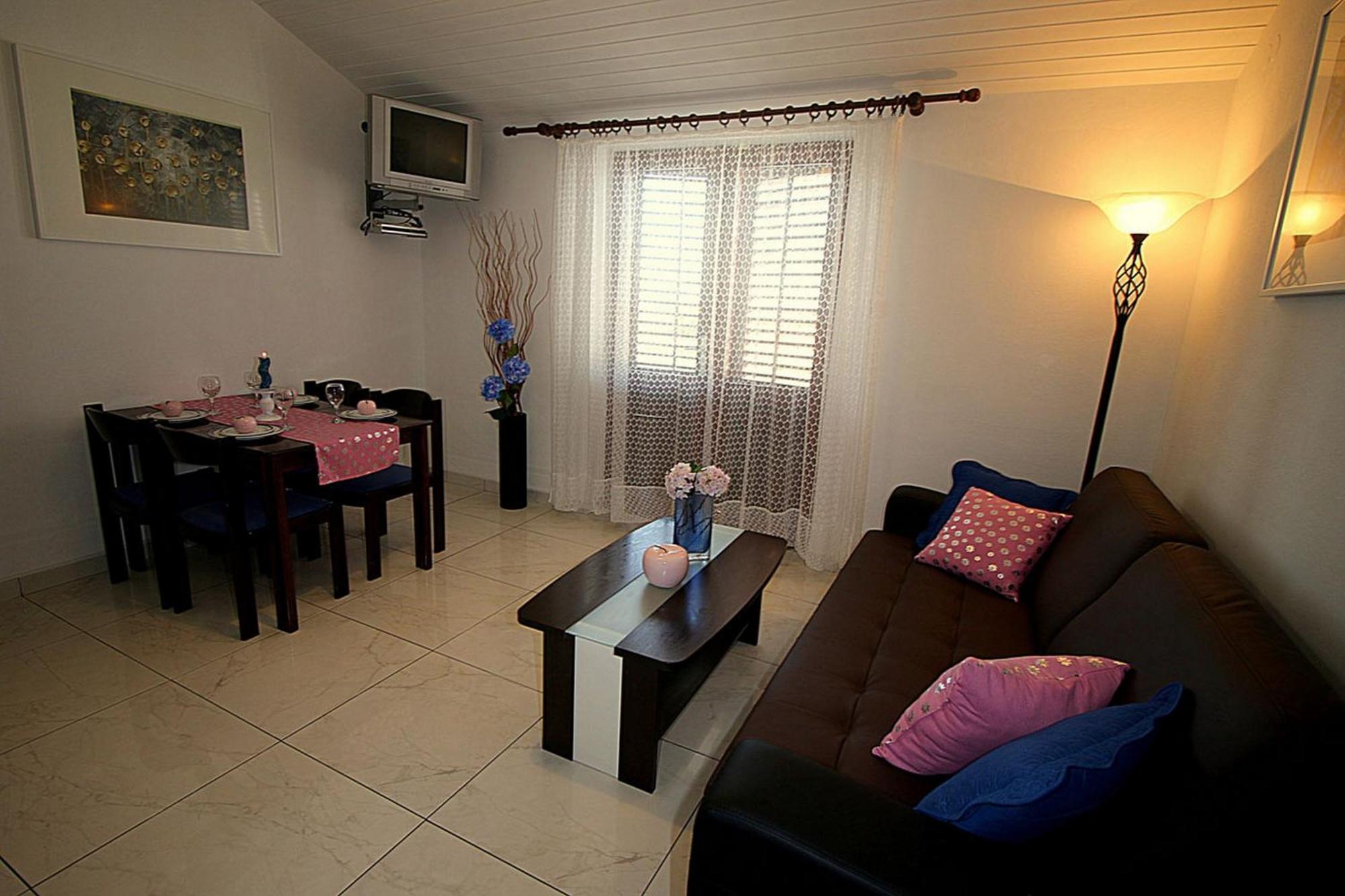 סוטיבאן Villa Renipol Adults Only חדר תמונה